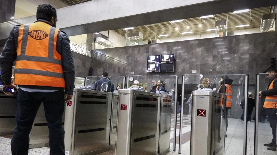 Την Παρασκευή κλείνουν για λίγη ώρα όλες οι πύλες στο σταθμό «Σύνταγμα» του Μετρό